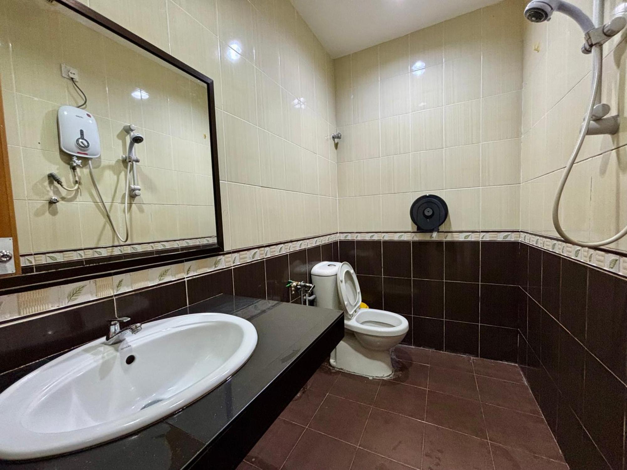 Meng Meng GuestHouse Kuantan Bagian luar foto