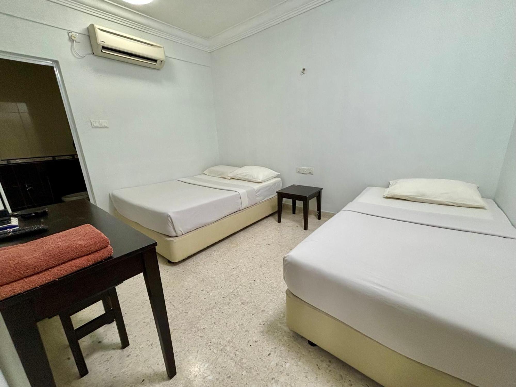 Meng Meng GuestHouse Kuantan Bagian luar foto