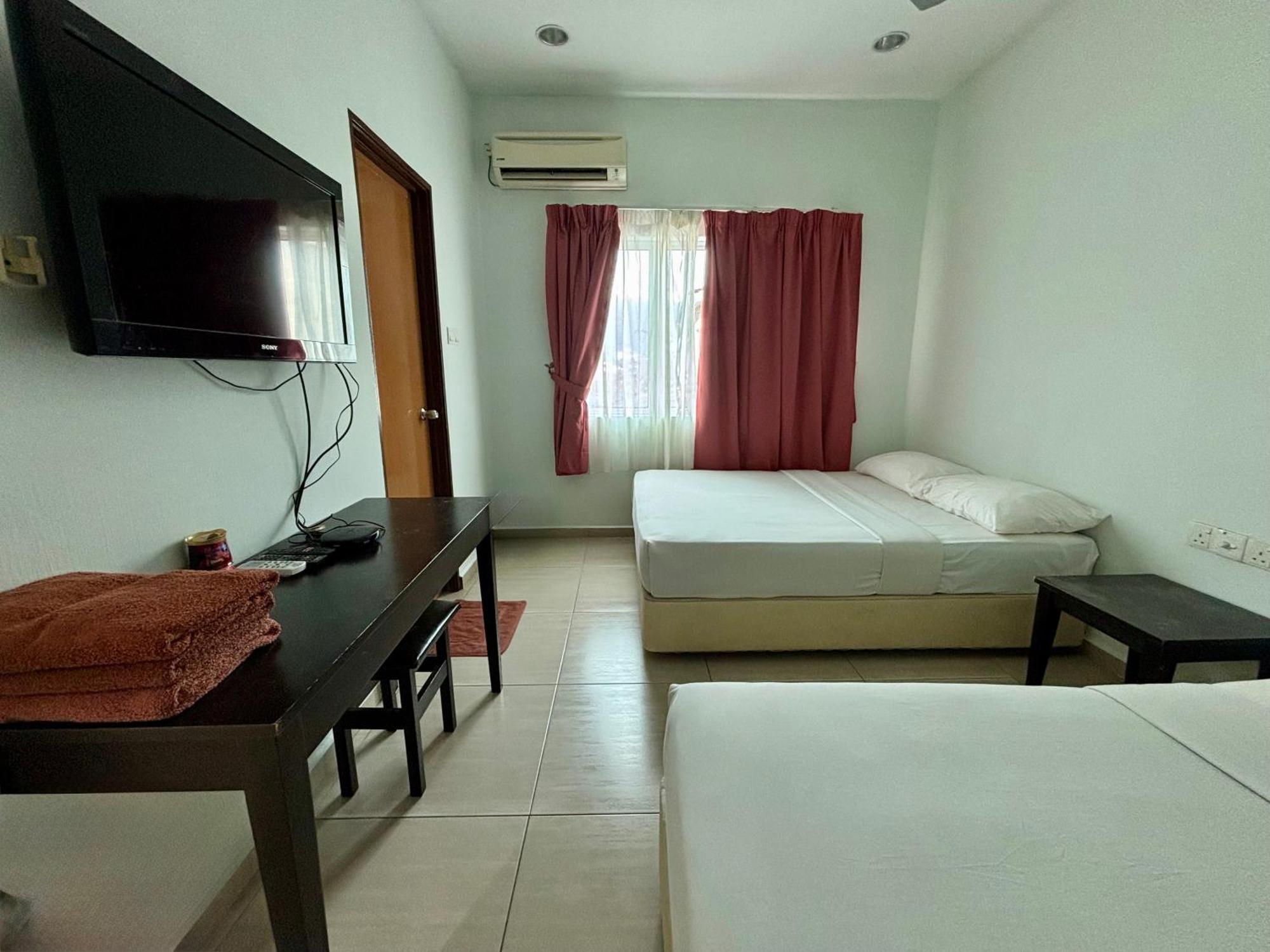 Meng Meng GuestHouse Kuantan Bagian luar foto