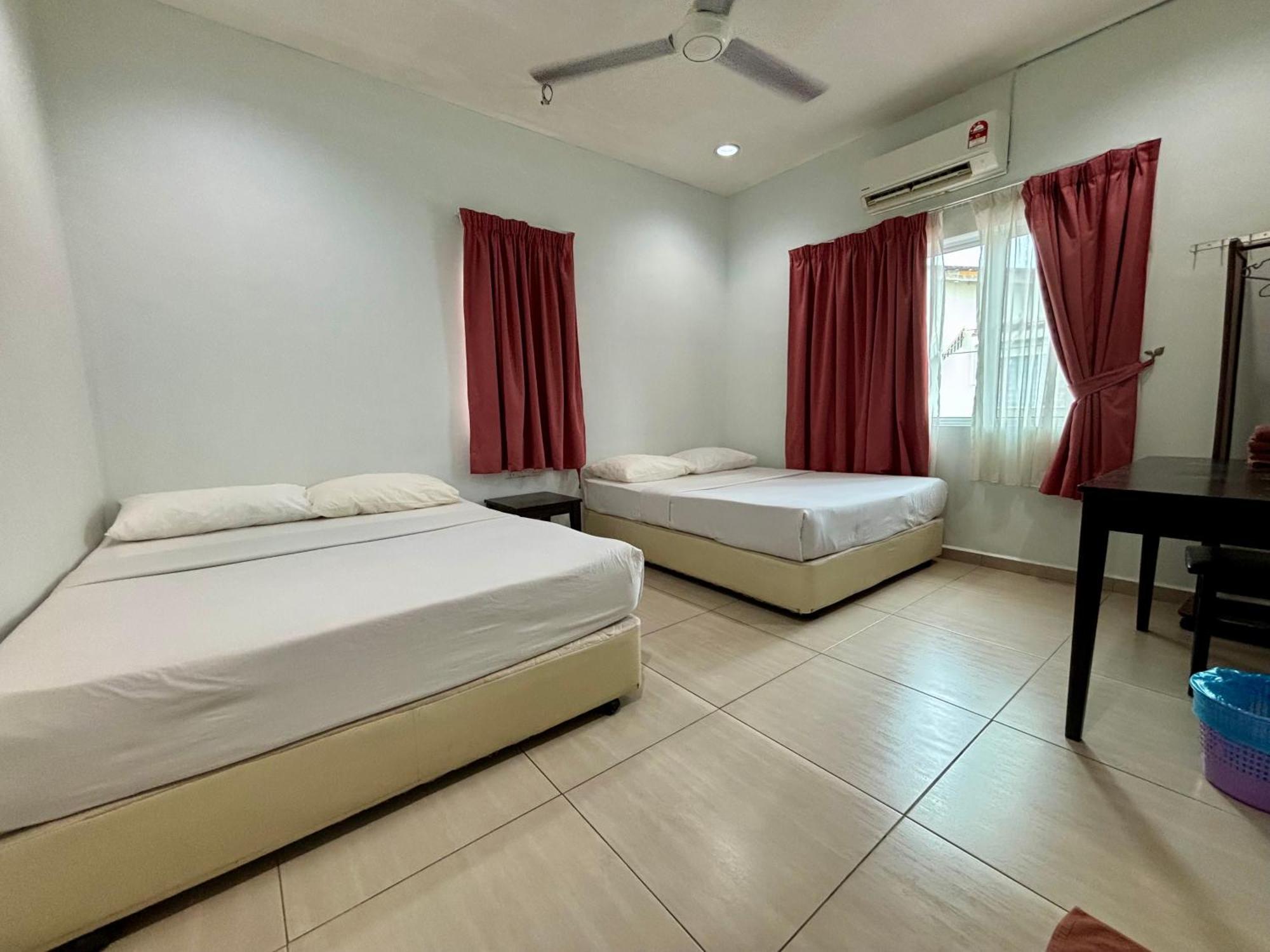 Meng Meng GuestHouse Kuantan Bagian luar foto